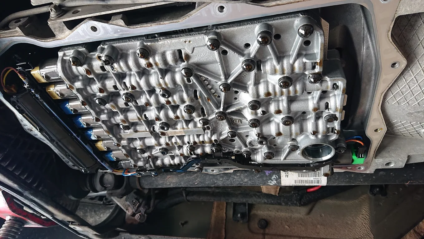 Czym różni się dynamiczna a statyczna wymiana oleju w skrzyni biegów?